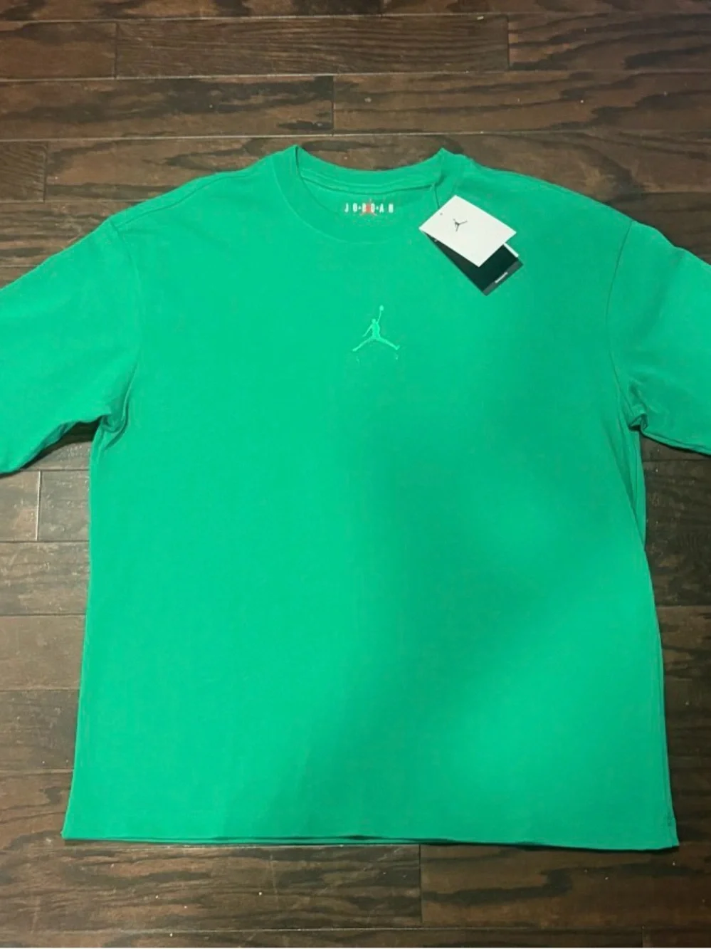 Jordan Flight Essentials Men’s Oversized T-Shirt in Lucky Green SMALL